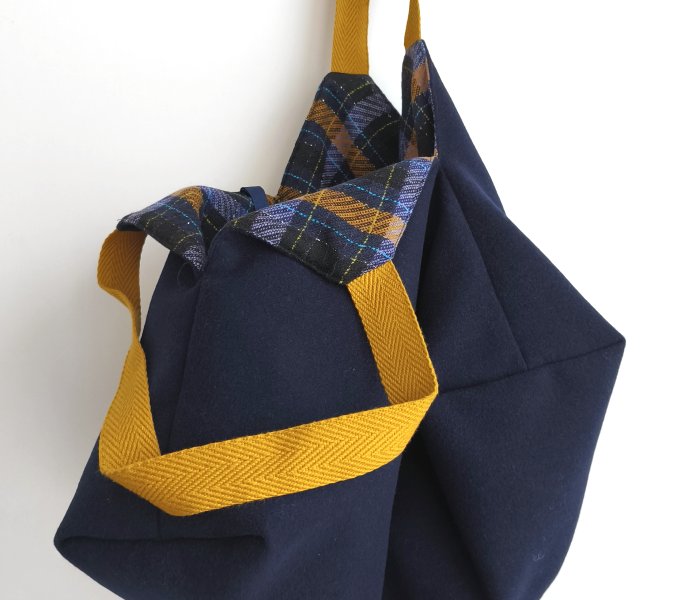 detall origami quadres blau i mostassa