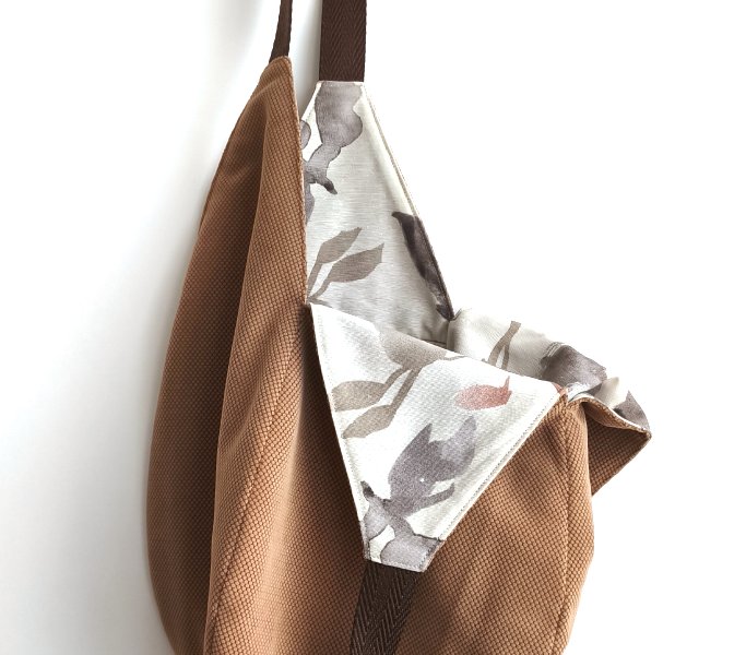 detall dripping beig i estampat floral web